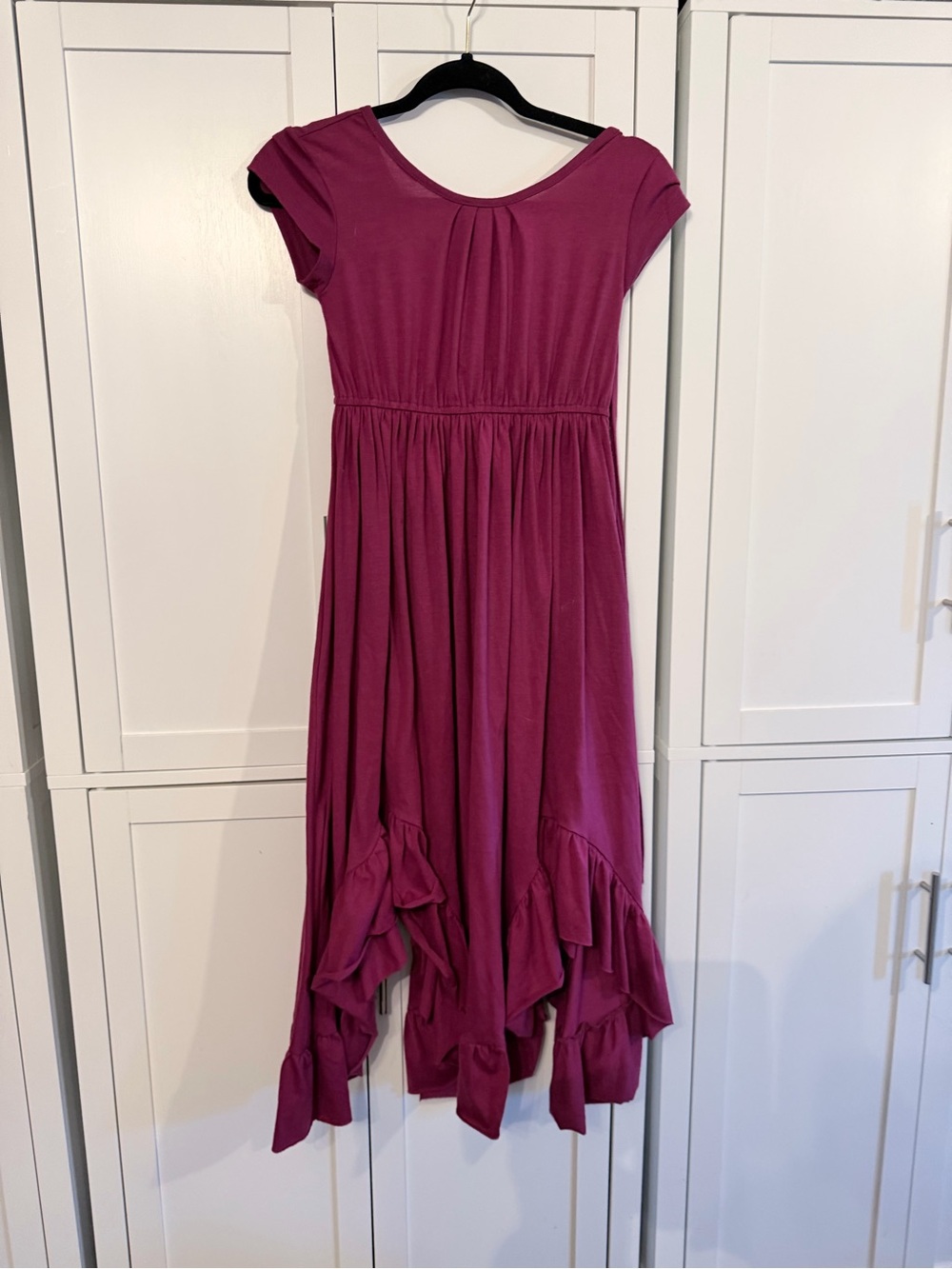 Joyfolie Girls Cap-Sleeve Ruffle Hem Dress in Berry